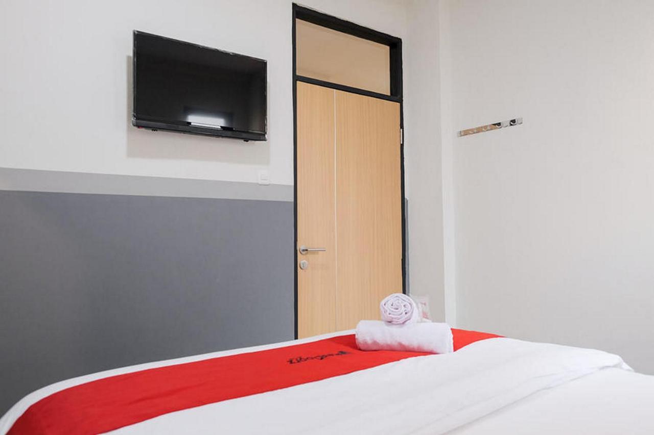 Reddoorz Plus Near Taman Anggrek Mall Jakarta Exteriér fotografie