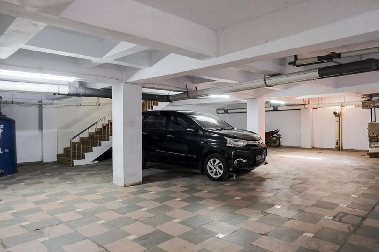 Reddoorz Plus Near Taman Anggrek Mall Jakarta Exteriér fotografie