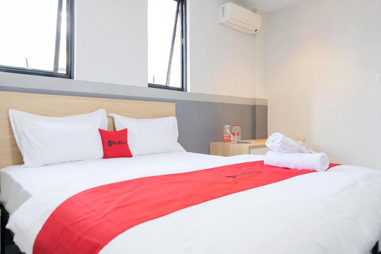 Reddoorz Plus Near Taman Anggrek Mall Jakarta Exteriér fotografie